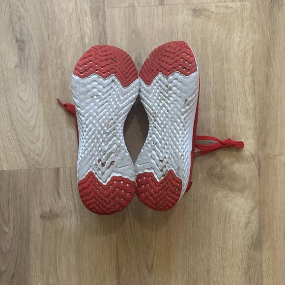 Nike Epic React Flyknit 2 in Red with White Details - Picture 6 of 6